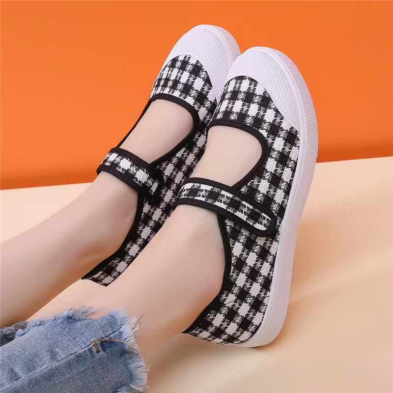 New low-top canvas shoes female student flat casual shoes sports casual board shoes lazy little white shoes