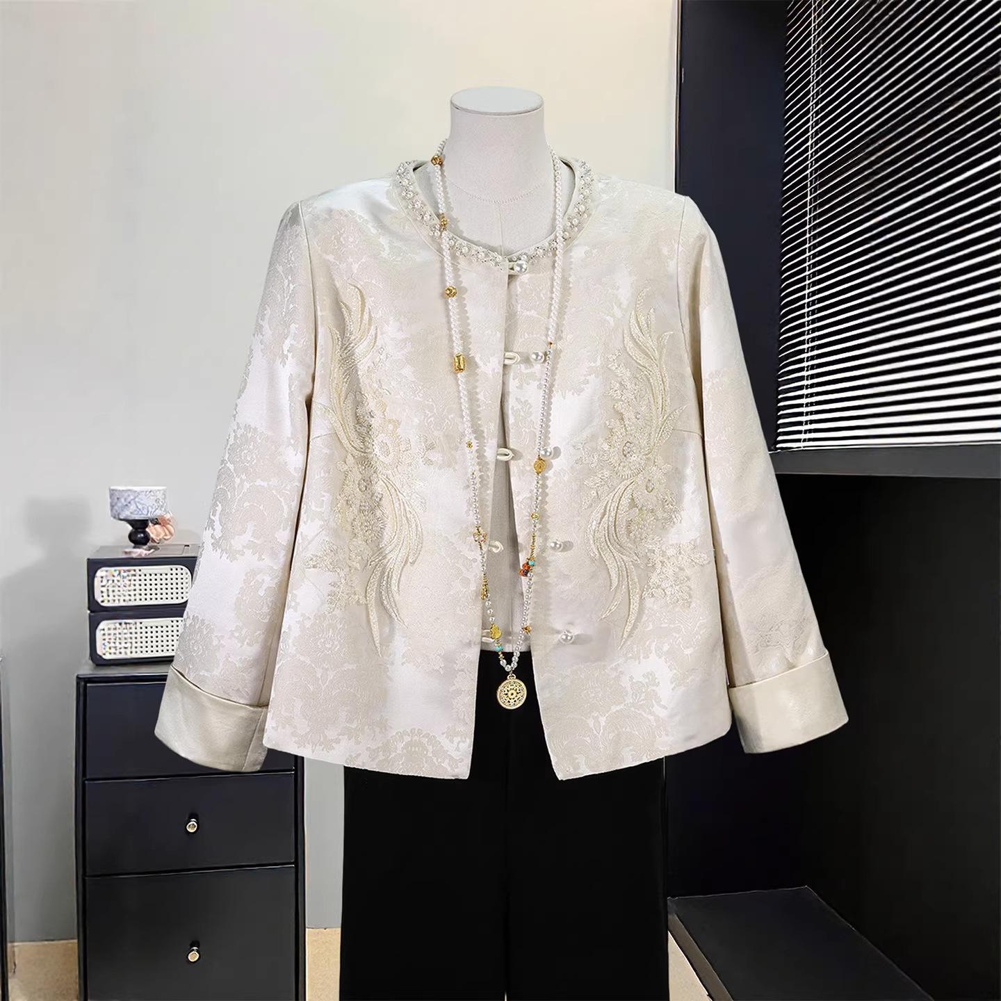 

Elegant Embroidered Spring Jacket for Mom - National Style Windbreaker, Perfect for Middle-Aged and Elderly, Ideal for Spring/Autumn and Mother s Day. L (recommended for under 120 jin)