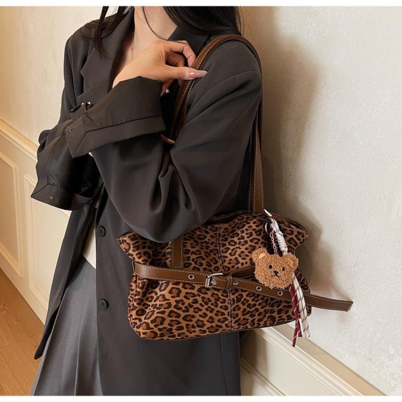New Leopard Pattern Handheld Small Square Bag Autumn/Winter Fashionable Atmosphere Underarm Bag Versatile Commuter Shoulder Bag