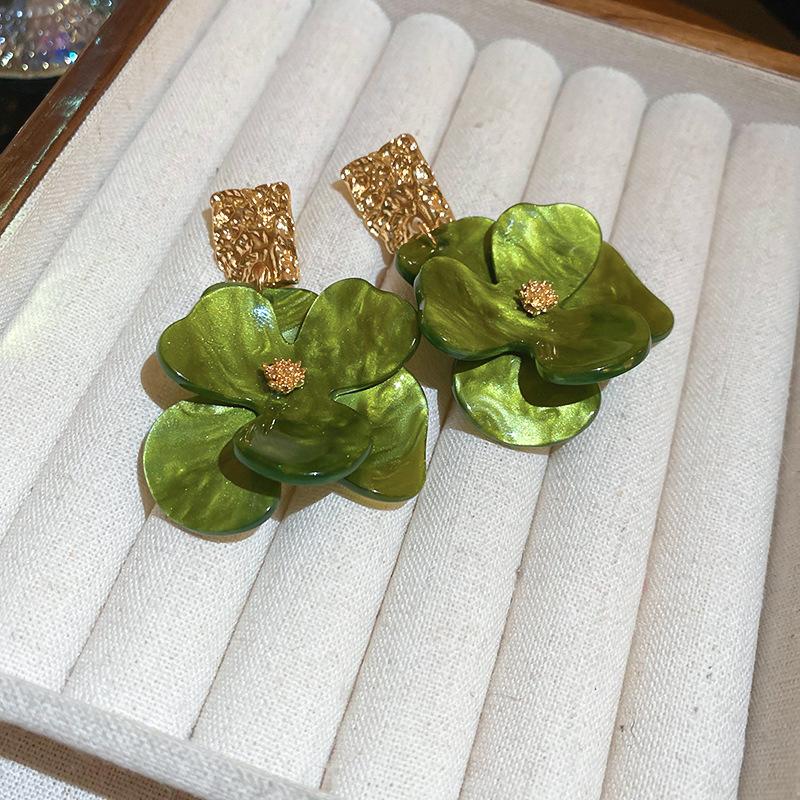 Women Simple Acrylic Flower Stud Earrings Fashion All Match Light Luxury Niche Design Elegant High-End Ear Jewelry For Ladies
