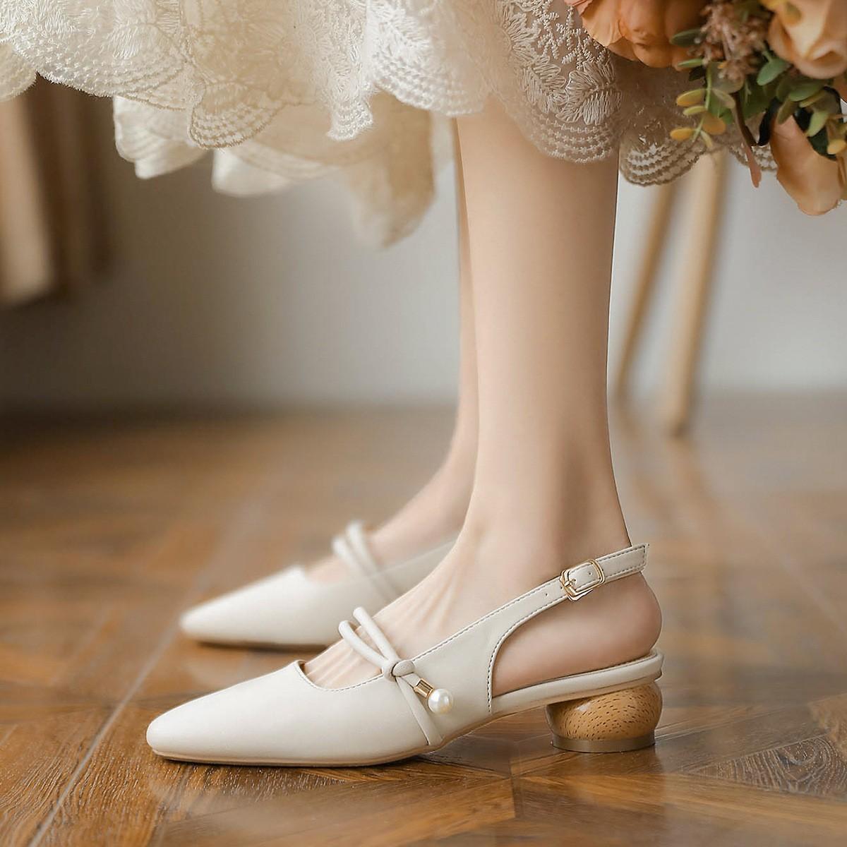 

Босоножки Baotou в стиле феи, лето 2025, новые толстые каблуки, французские туфли с одним словом и жемчугом, средний каблук, пустые туфли 40 бежевый