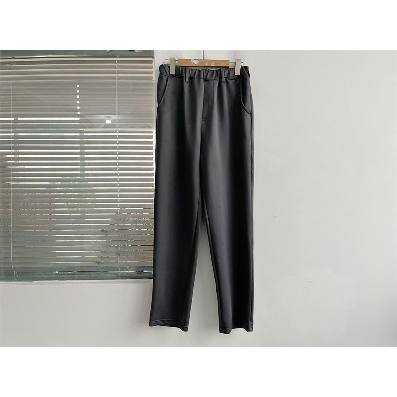 

Летние тонкие свободные повседневные брюки, слегка скрывающие недостатки, визуально стройнящие. Легко сочетаются. Высокая посадка, эластичная талия, удобные, модные в корейском стиле, стройнящие Y12 Gray 2 M