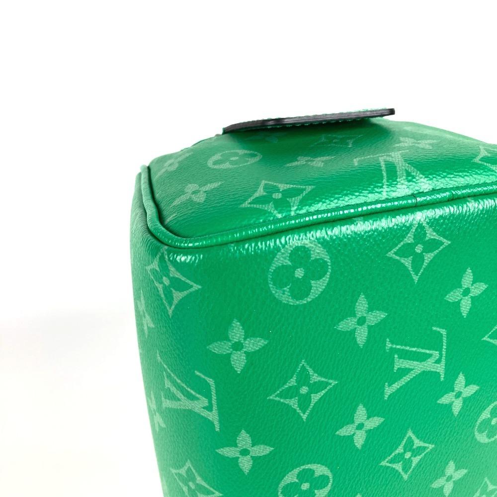 Louis Vuitton  M31013  Taigalama dopp-kit Clutch bag pouch Clutch Hand Bag Green