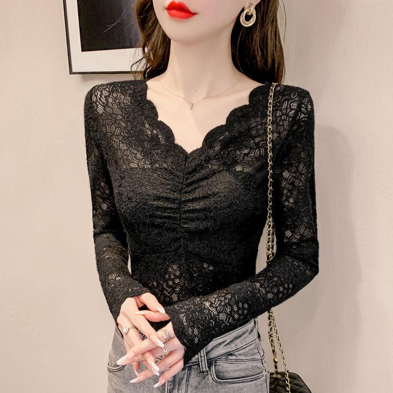 V-neck Crocheted Lace Base Shirt for Women in Autumn and Winter Is Sexy and Stylish. Pair It with A Mini Shirt and A Slim-fitting See-through Top