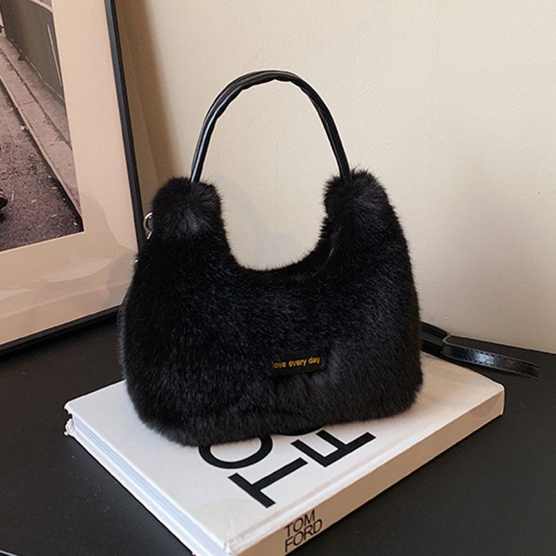 Premium plush bag women's autumn and winter fashion shoulder messenger bag Mao Mao portable dumpling bag