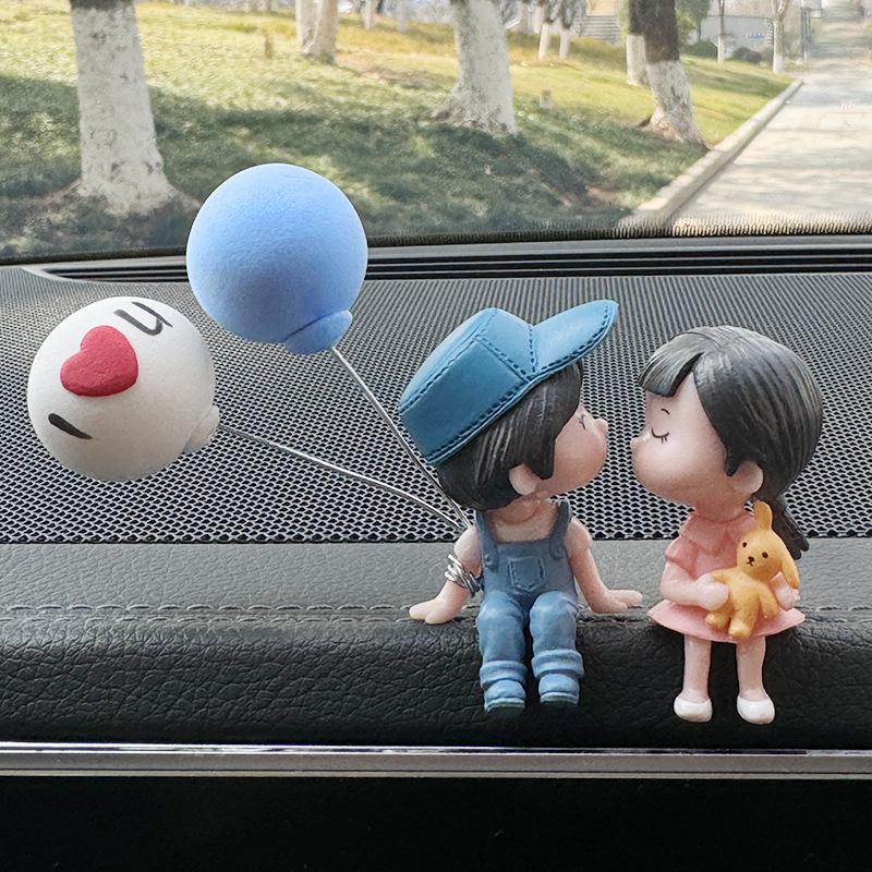 Cute Kissing Couple Dolls: Electric Car Interior Ornaments