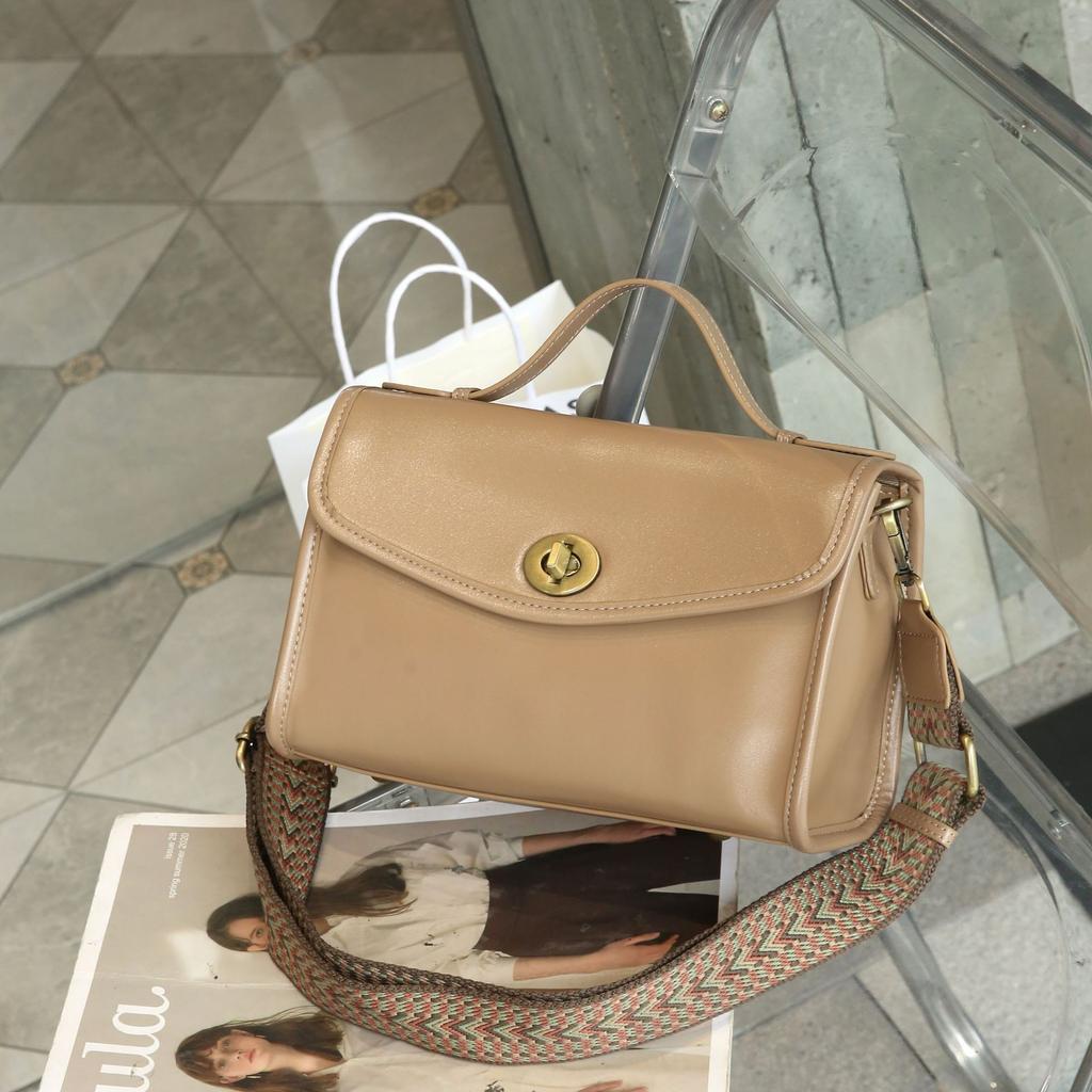Vegetable Tanned First Layer Cowhide Women'S Bag Single Shoulder Women'S Bag Fashionable Multi-Compartment Large Capacity Practical Locomotive Square