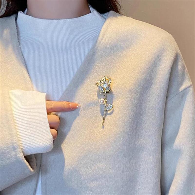 Metallo, pieno di diamanti, perle, rose, spille, carini, grandi corpetti, temperamento, spille, abiti e accessori