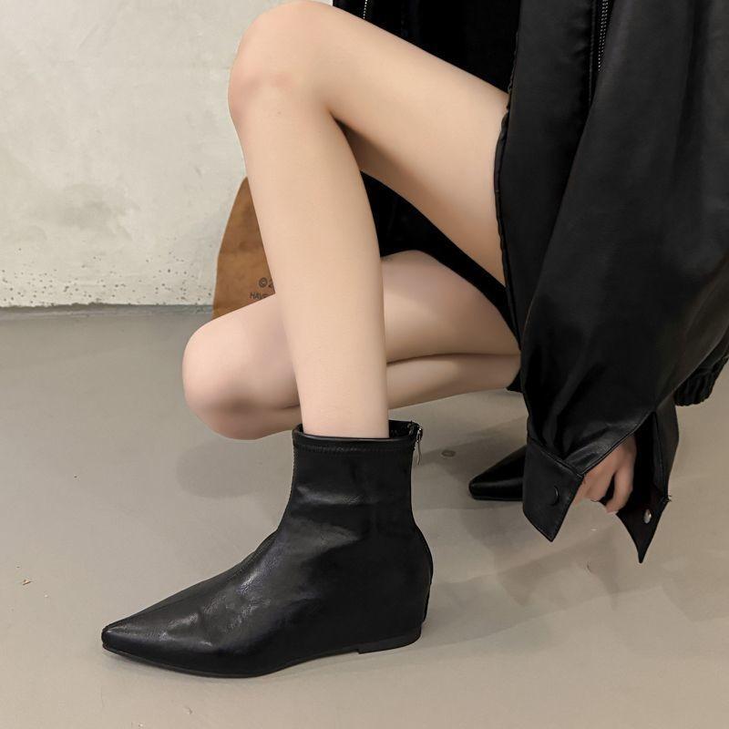 French pointed elastic thin boots women's winter new retro velvet warm versatile fashion Martin boots