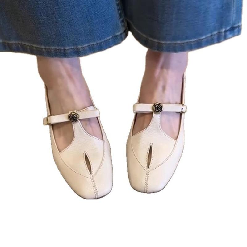 Fashion Hot Selling 2025 New Soft Leather Mary Jane Shoes French Buckle Hollow Out Retro Camellia Design Low Heel Women's Casual Shoes