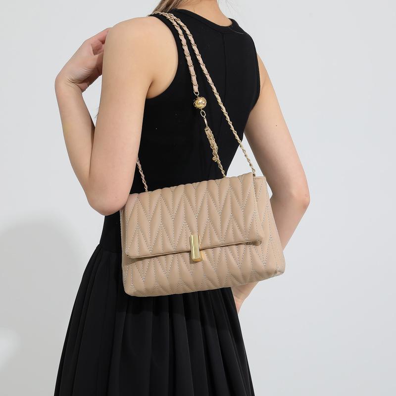 This Year's Trendy Women’s High-End Single Shoulder Bag - 2024 Summer Fashion Small Square Chain Bag.