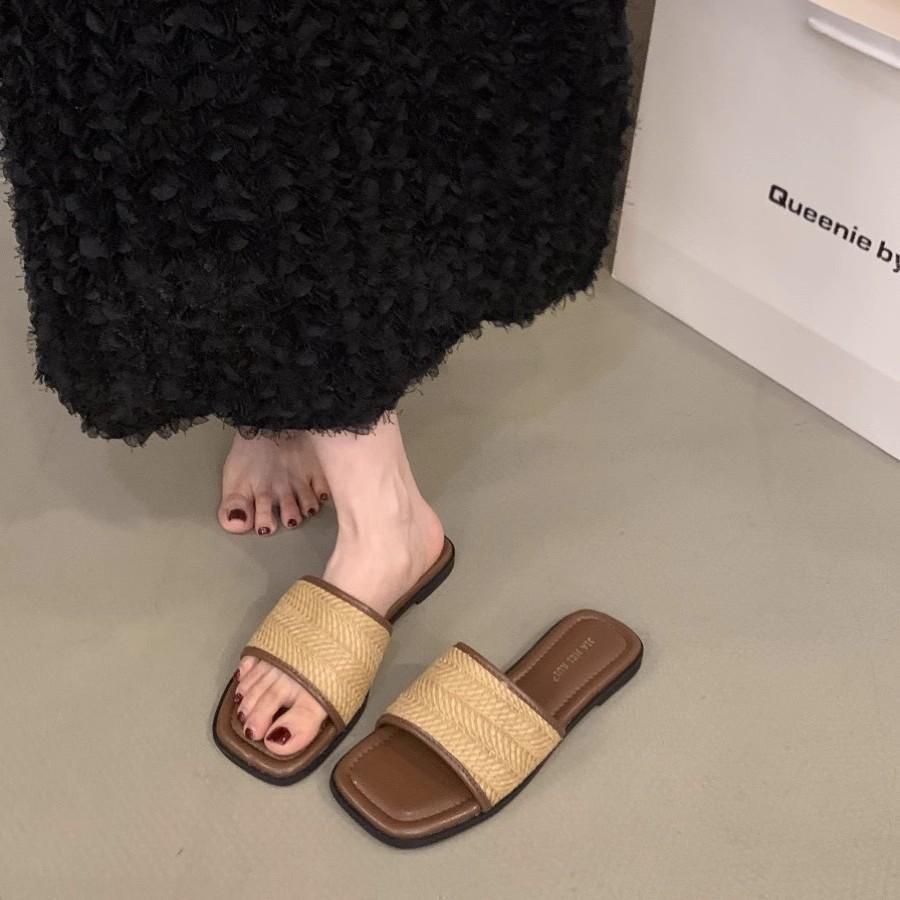 Flat-bottomed Woven French Small Cool Slippers Women's Shoes Wear 2025 New Summer Soft-soled Beach One-word Sandals