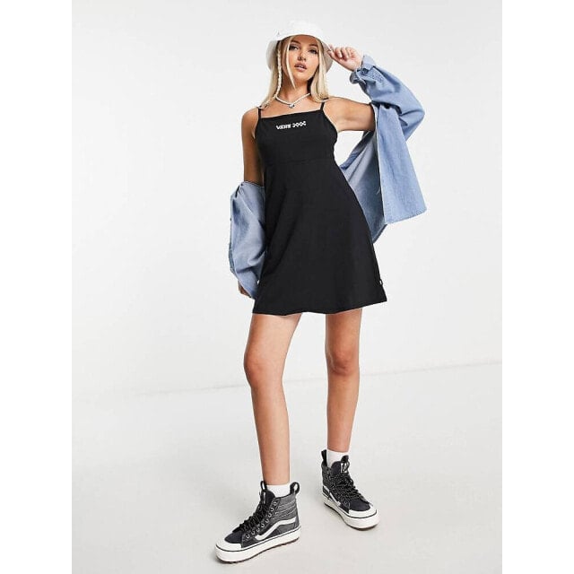 

Черное скейтерское платье Vans