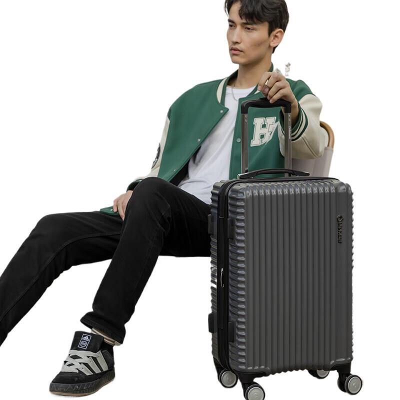 Diplomat DS-1312 Hardside Spinner Luggage