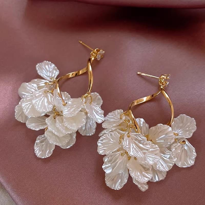 

Циркониевые акриловые серьги-лепестки с бахромой, ретро, легкая роскошь, темпераментные серьги, нишевые универсальные серьги высокого класса