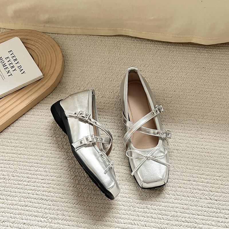 

Туфли-балетки Мэри Джейн с бантом женские 2025 лето новые французские с открытым вырезом и юбкой на низком каблуке jk маленькие кожаные туфли 39 серебряный