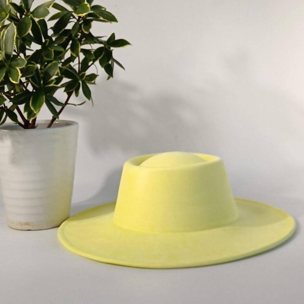 Women's Suede Wide-brimmed Fedora Hat, Western Cowboy Style, Paired with a Shell-decorated Jazz Hat, Equestrian Party Hat.