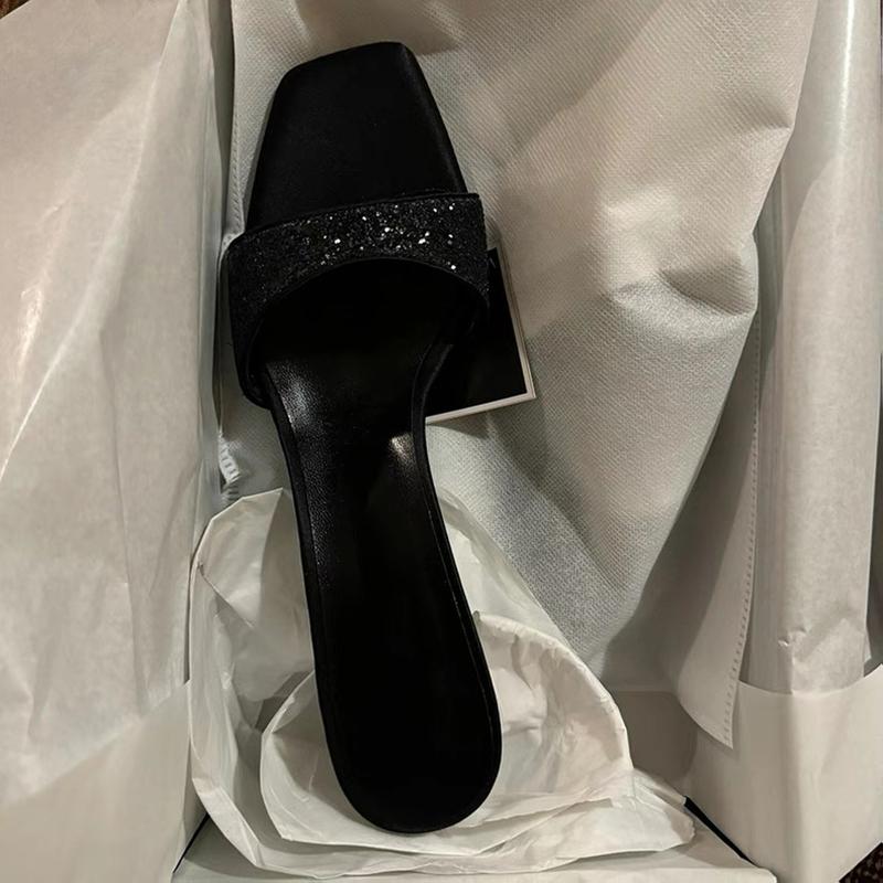 Fashion 2025 New Beautiful Naked High Heels for Women's Summer Outerwear, Square Headed and Open Toed Sandals, One Straw Cool Slippers