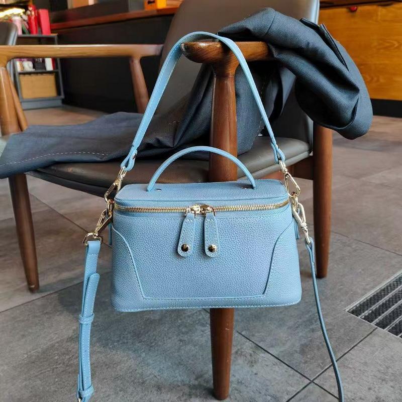 25 New Style Real Leather Women's Bag TC Top Layer Cowhide Metal Buckle Decoration Color Fashion Retro Handheld  Shoulder Bag