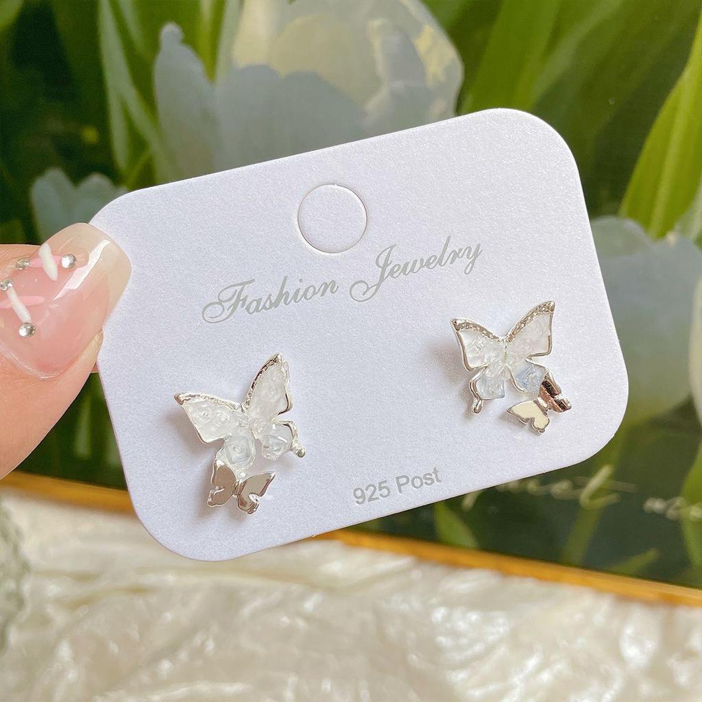 Exquisite Pearl Butterfly Earrings with Silver Needle – Gradient Light Luxury Design for Women