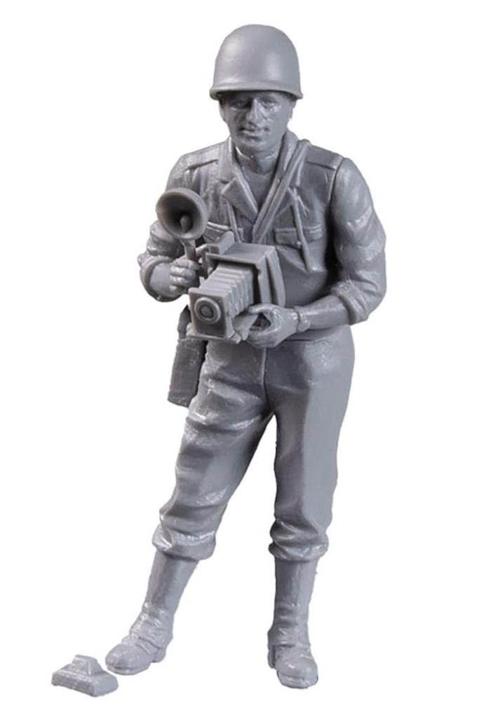 AK Interactive War Cameraman Set Plastic Model AK35015 1/35