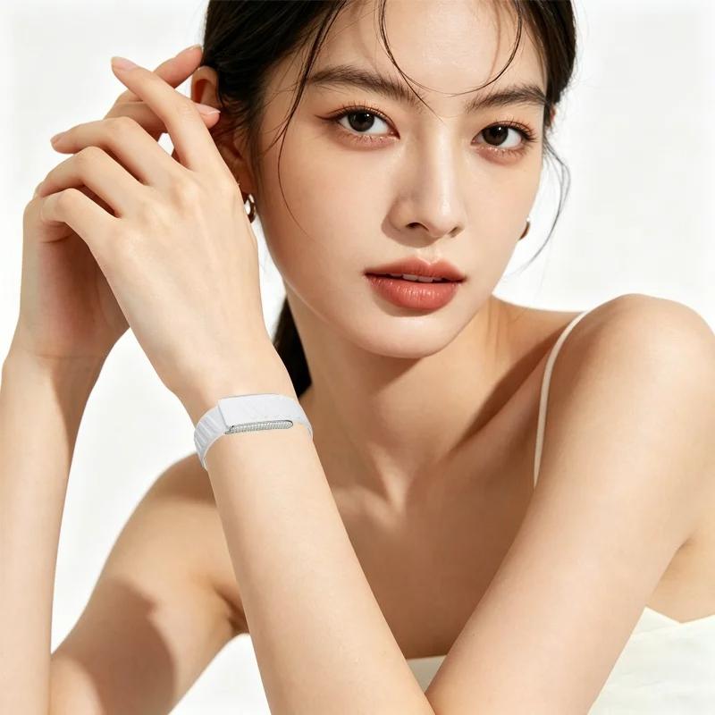 SportFlex Band For WHOOP 5.0 ECG-MG Wrist Band Casual Wristband with Full-Diamonds Bright Silver Metal U-Frame for WHOOP 5.0 One+Peak Silicone Strap