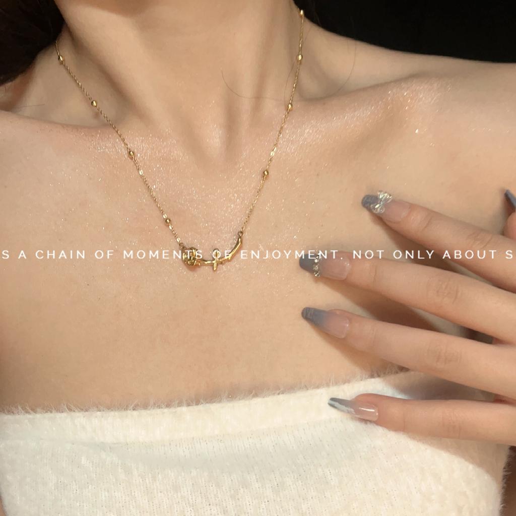 Retro lehký luxusní růžový náhrdelník s přívěskem slunce pro ženy Univerzální a neblednoucí řetízek s límcem Titanová ocel Materiál dárek