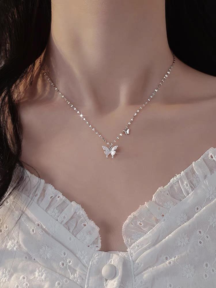 Zarte süße Schmetterling Zirkon Schlüsselbein Halskette für Damen Leichter Luxus Nischen Design Schmuck