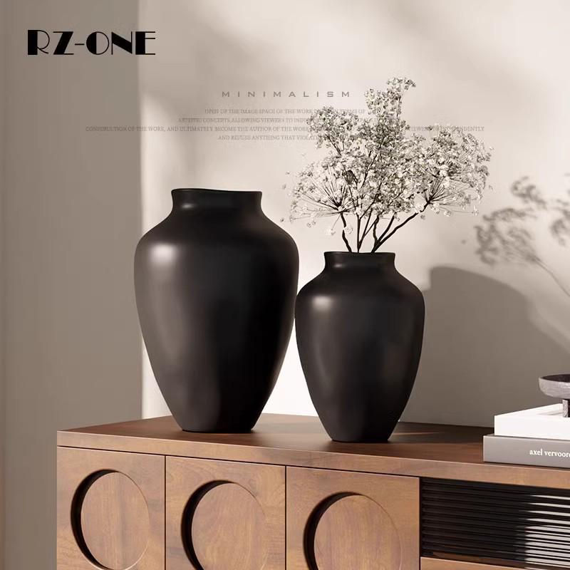 Mid-Century Wabi-Sabi Black & White Ceramic Hydroponic Vase - Matte Finish for Retro Flower Arrangements