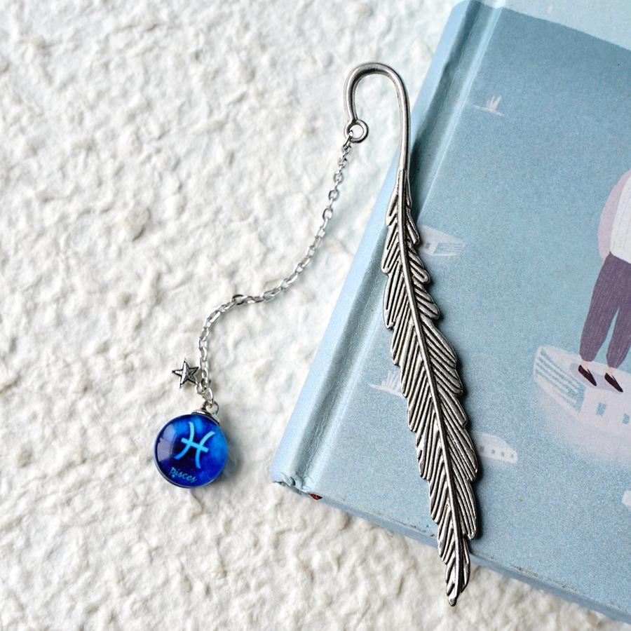 Creatieve Lichtgevende Boekenlegger Twaalf Sterrenbeelden Hanger Metaal Retro Blad Pagina-markeerder met Cadeau