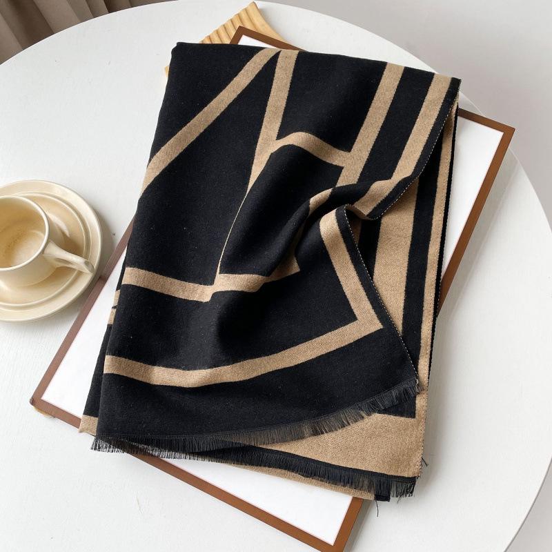 2025 High-End Women's Korean Style Versatile Shawl: Double-Sided, Warm, Imitation Cashmere Scarf with Old Flower Design for Autumn/Winter.