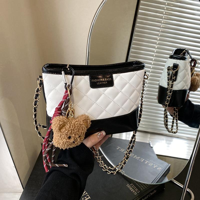 

Small bag women s bag 2025 new niche design personality trend foreign style simple fashion spring shoulder messenger bag Without pendant