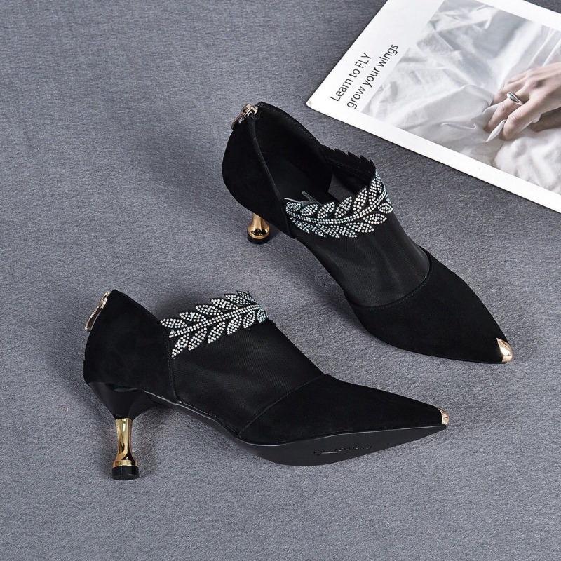 Fashion 2024 New Summer Pointed Toe Elegant Women Dress Shoes Black Lace Rhinestone Slip-on Mesh Sandals Medium Heel Zipper Ladies Pumps
