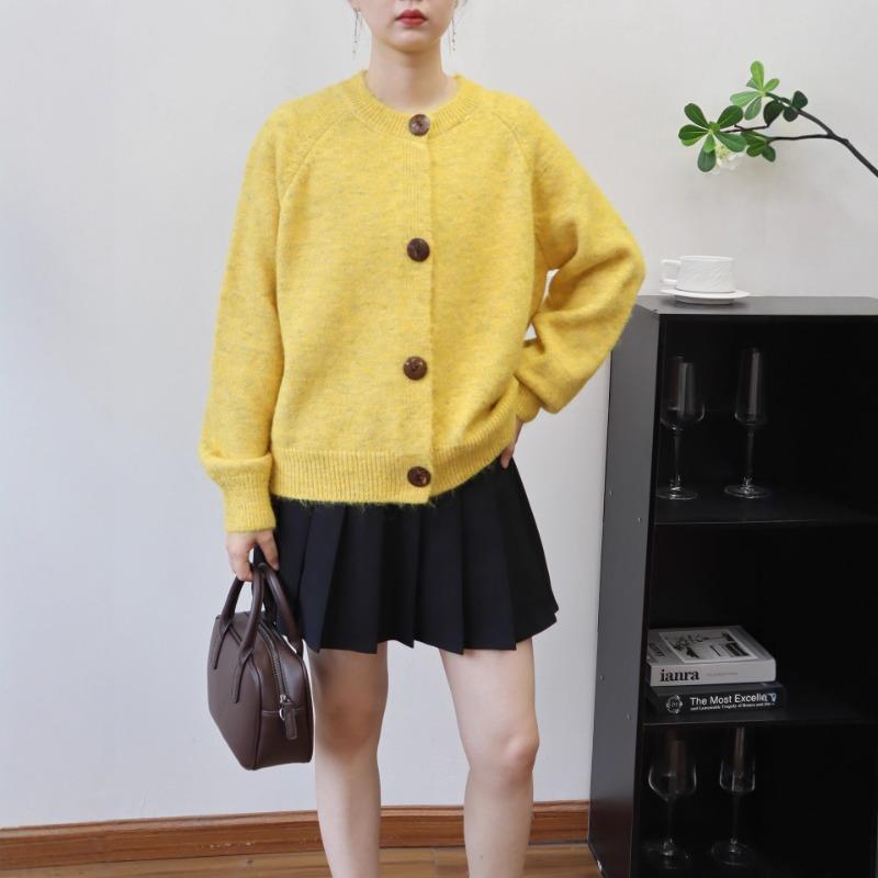 Autumn and Winter New Round Neck Loose Lazy Wind Knitted Cardigan Design Button Sweater Jacket Women