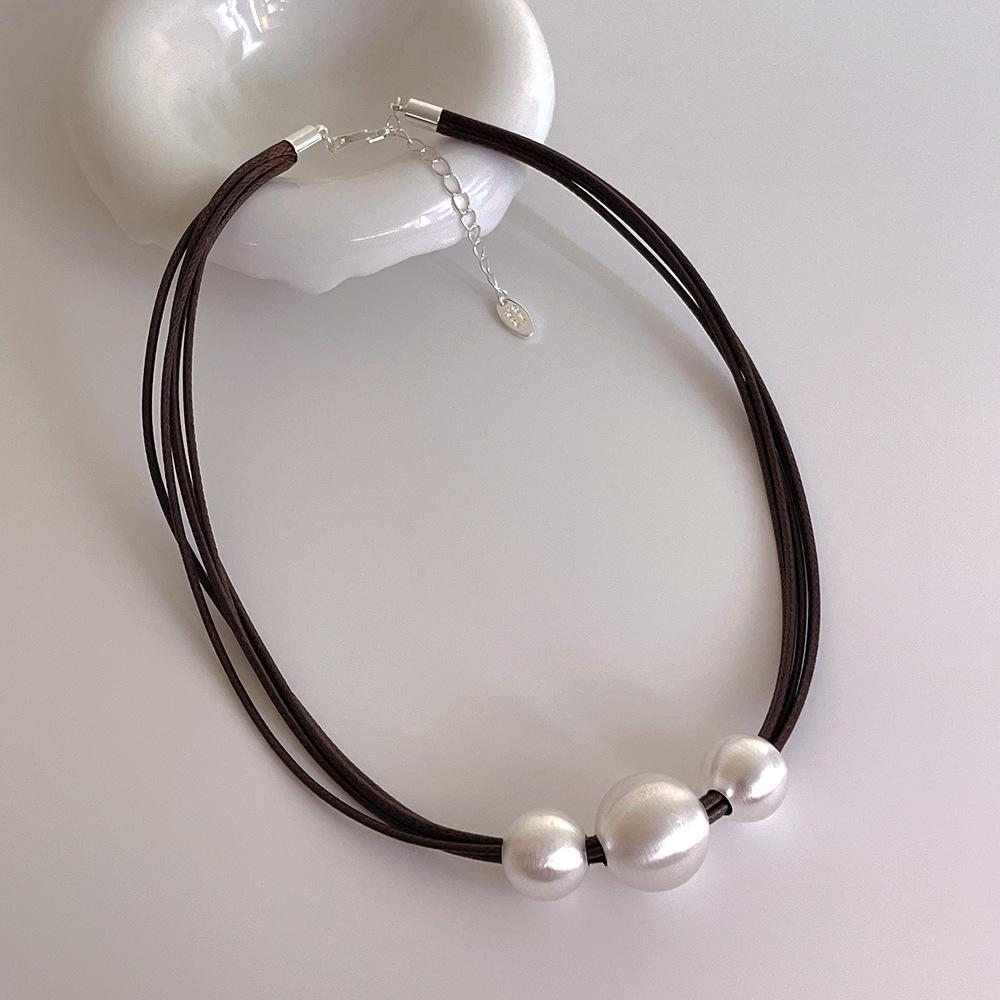 Elegant Vintage-Style Colorful Beaded Pearl Choker Necklace for Women - Fashionable, Versatile, and Individualistic Collarbone Accessory