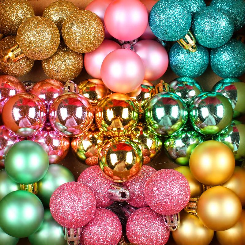 Christmas Holiday Tree Bauble With Decorative Paint Gift Box For Decor Festive