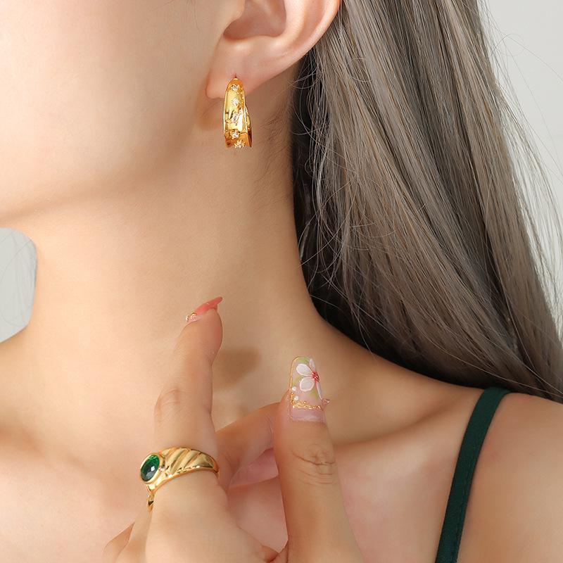 European & American Stylish Non-fading Zirconia Inlaid C-shaped Copper Earrings