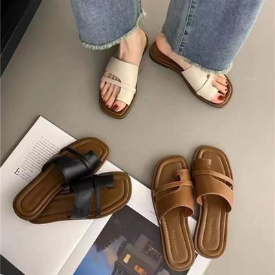 Pantoufles Nouvel Été Coréen Marron Rétractation des Orteils Chaussures Plates Vintage Simples Cuir Dames Femmes Marche Extérieur Plage Sandales