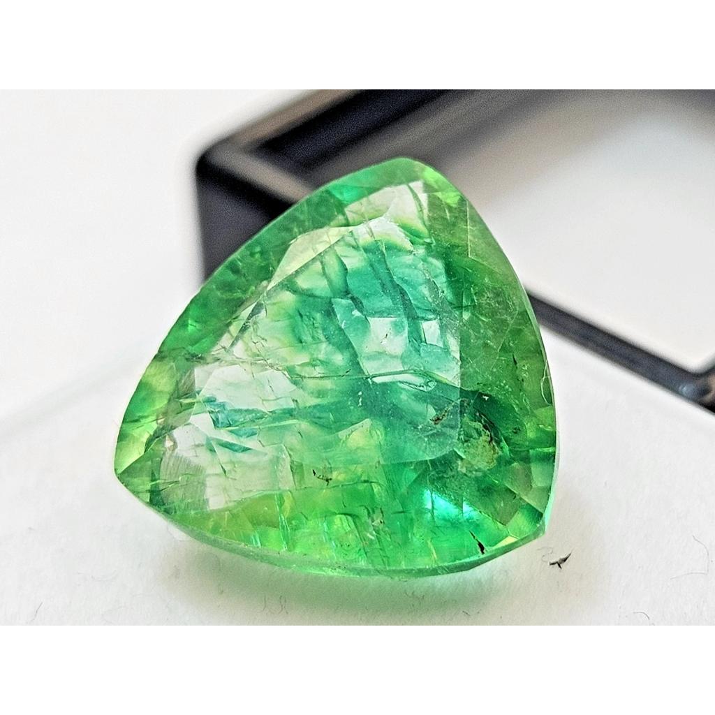 Green Colombian Emerald 9-10 Ct Trillion Cut Certified Stunning Loose Gemstone