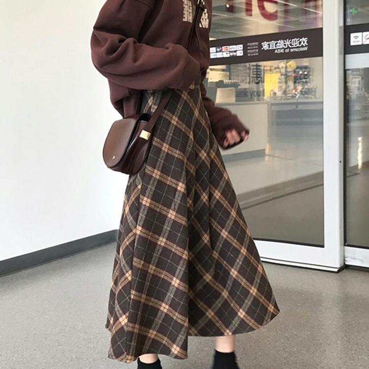 Women's Retro Wool Plaid Midi Skirt Autumn Plus Size Slim-Fitting A-Line Skirt for Pear Body Shape