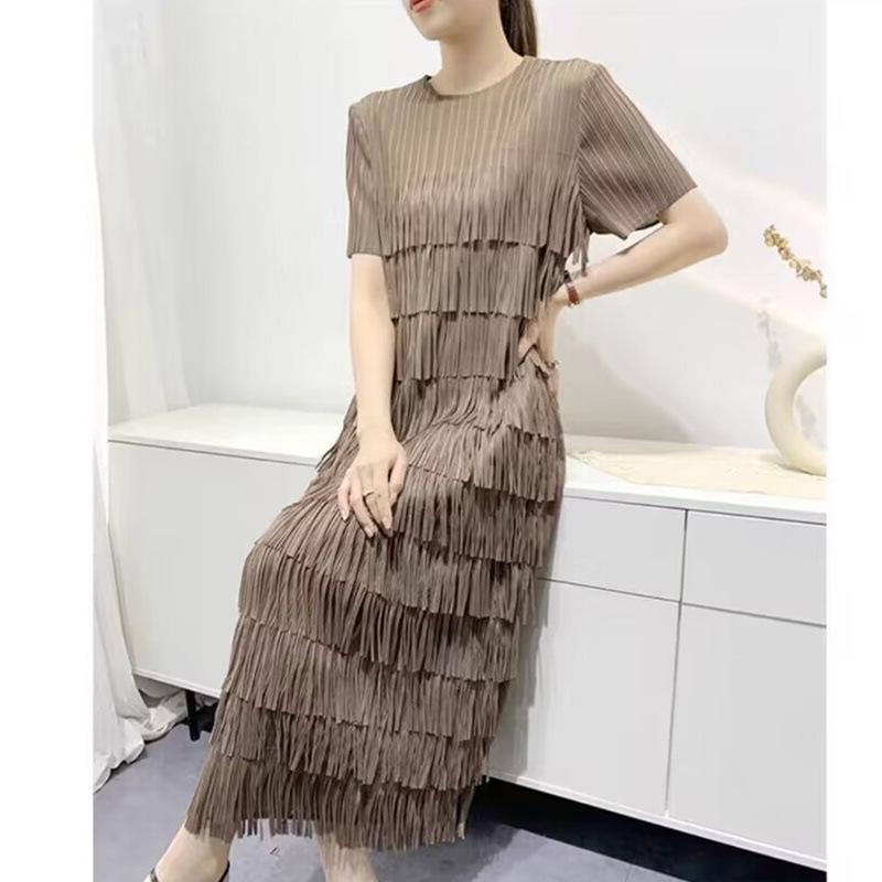 Elegancka sukienka wiosenna z plisowanymi frędzlami - Damska 2024 z rękawem siedem ósmych, wysokiej klasy spódnica tortowa od Miyake