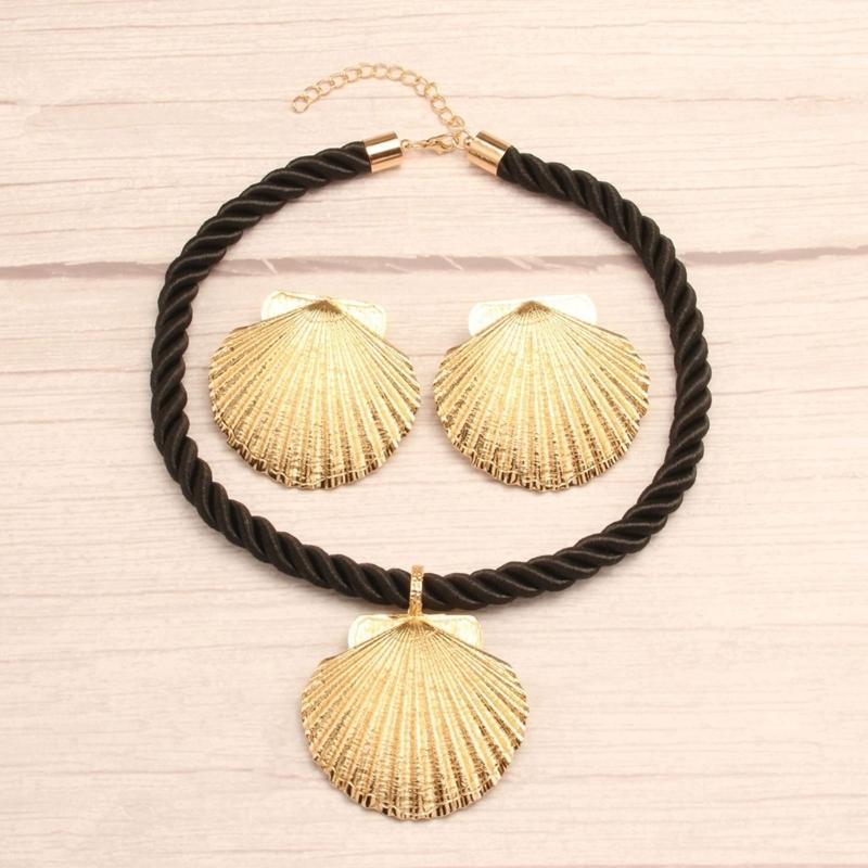 Elegant Shell Pendant Necklace and Earrings Set Handmade Weddings Accessories Fashionable Jewelry for Women Girls