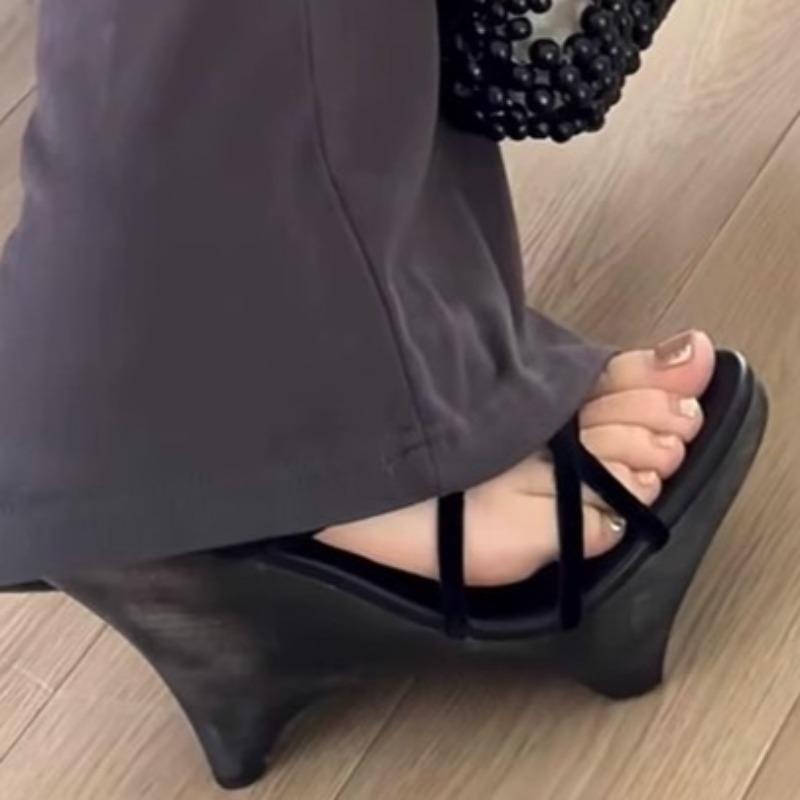 Damen Sandalen2025Sommer Lässig Dicke Sohle Keilabsätze Trendige Zehenfrei Einfarbig Sandalen Leicht Outdoor Lauf Hausschuhe