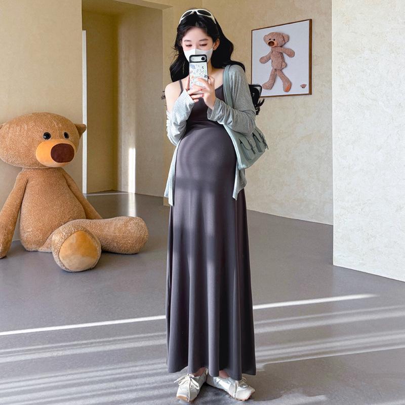 Chic Spring Maternity Set: Stylish Cardigan & Slimming Camisole Dress L