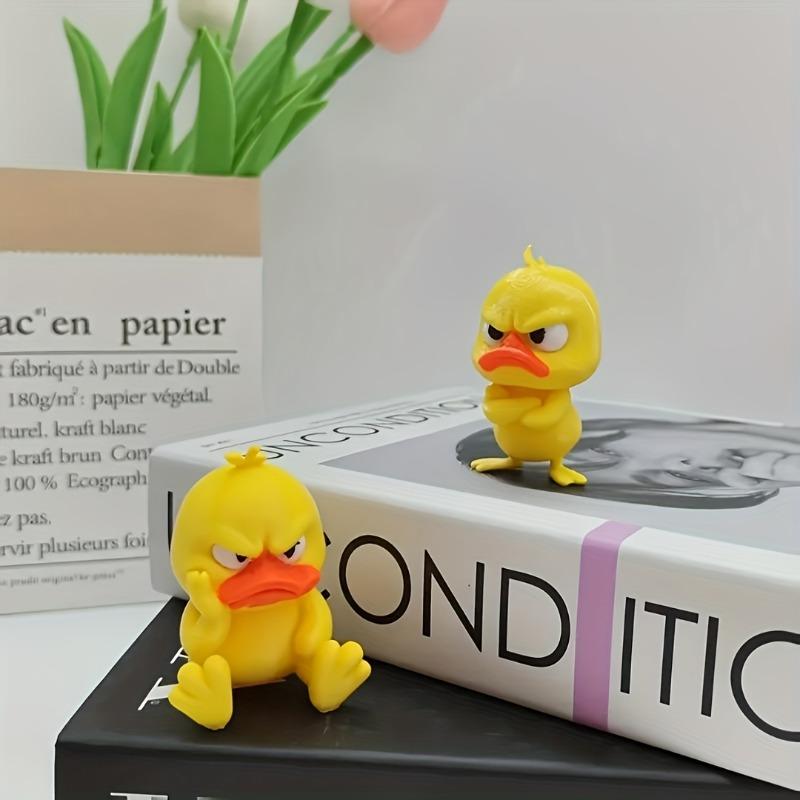 2pcs 3D Printing Angry Yellow Duck Statue Angry White Eyed Funny Duck Humorous Indoor/outdoor Home Decoration and Car Decoration