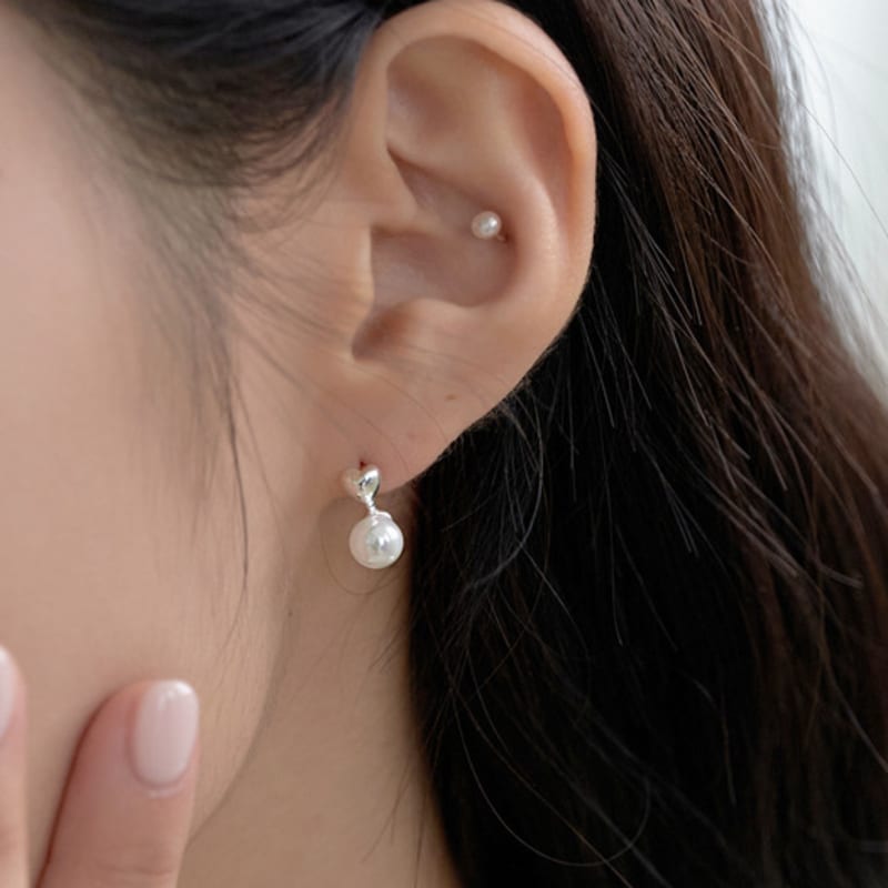 

GETMEBLING MINI HEART PEARL EARRING ONE(EG372)