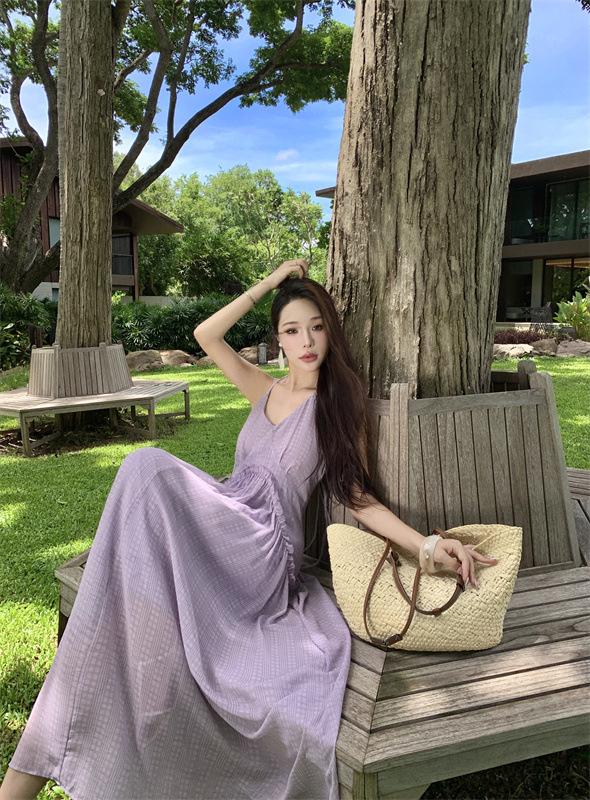 New holiday style purple backless neck dress, spring and summer Thailand travel photo good-looking long dress woman