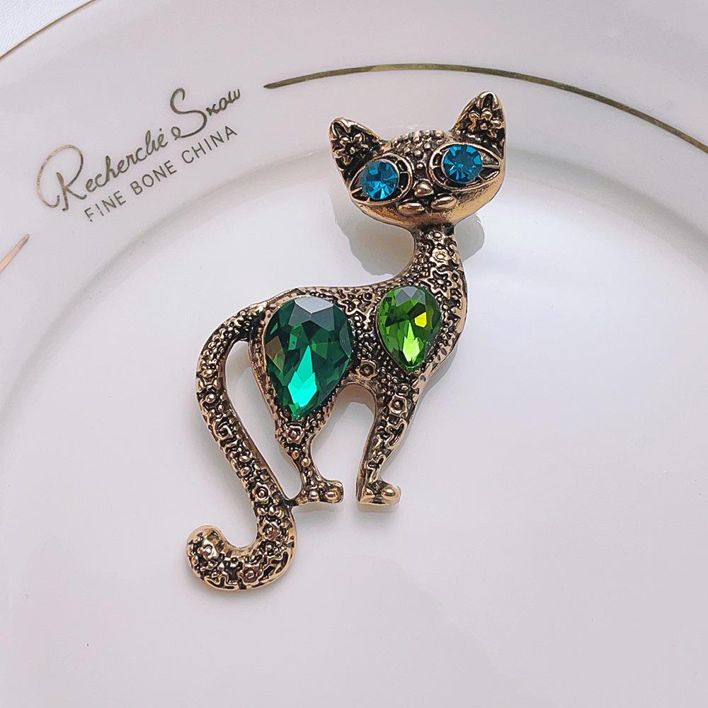 1pc Vintage Cat Brooch Pin - Elegant feline Jewelry with Alloy Base & Artificial Crystal-like Accents, Antique - Halloween Costume Party Accessory for