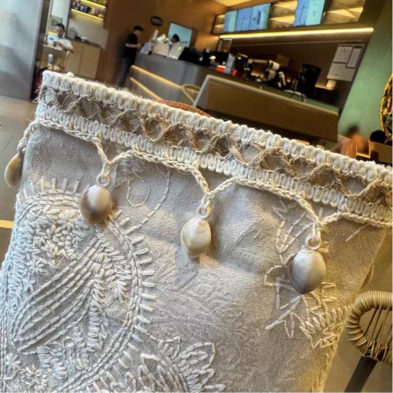 Shell tassel pendant, jacquard embroidery linen bag, literary jute mobile phone, mini crossbody vertical