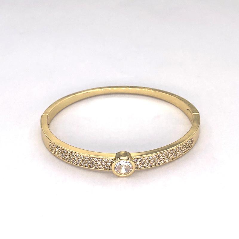 Round Zircon Bracelet: European and American Light Luxury Style, Versatile Half-Circle Design with Full Diamond Setting for Women.
